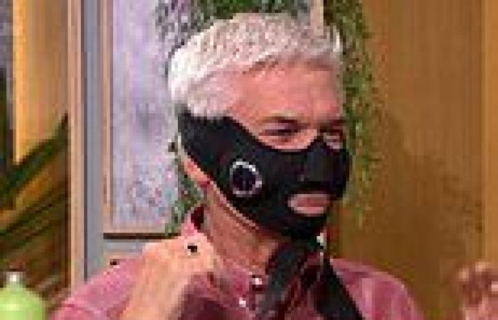 This Morning viewers left in hysterics as Phillip Schofield tries on a VERY ...