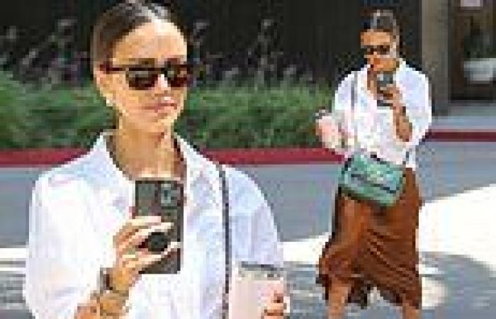 Jessica Alba looks every inch a beauty boss as she heads into the office ...