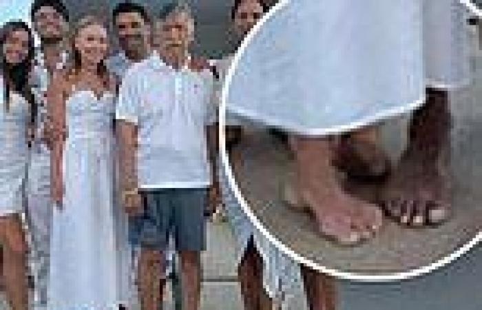 Kelly Ripa asks husband Mark Consuelos  'why people are fixated' on her feet in ...