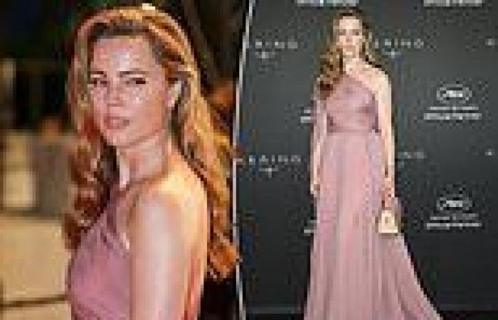 Glowing Melissa George, 44, looks like a goddess in a baby pink Grecian-style ...