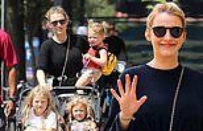 Blake Lively expertly wrangles ALL THREE daughters James, six, Inez, four, and ...