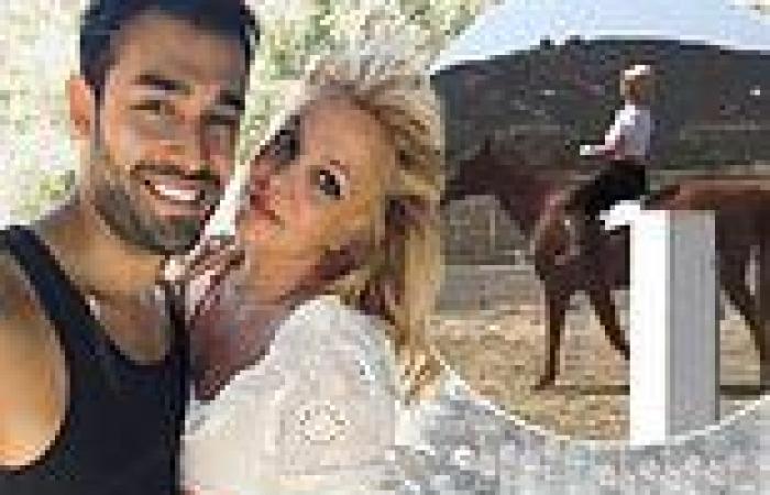 Britney Spears' boyfriend Sam Asghari shares message of support for the star
