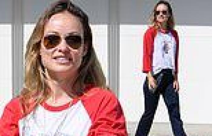 Olivia Wilde models a shirt that says 'I'm With Her' in French after supporting ...
