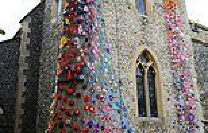 Now THAT'S a hanging garden! Churchgoers knit 'flower tower' with 1,400 ...