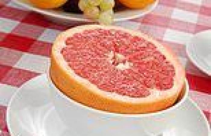 Just HALF a portion of grapefruits can slash the risk of mental decline by over ...