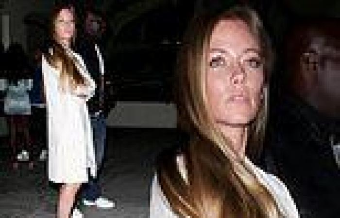 Kendra Wilkinson has legs for days as she and gal pal head to Delilah nightclub
