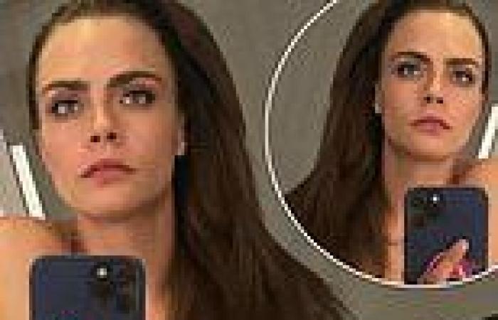 Cara Delevingne poses completely NAKED in bathroom selfie as she shares ...