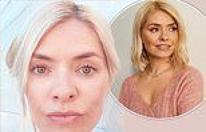 Holly Willoughby shows off her natural beauty in a fresh-faced selfie