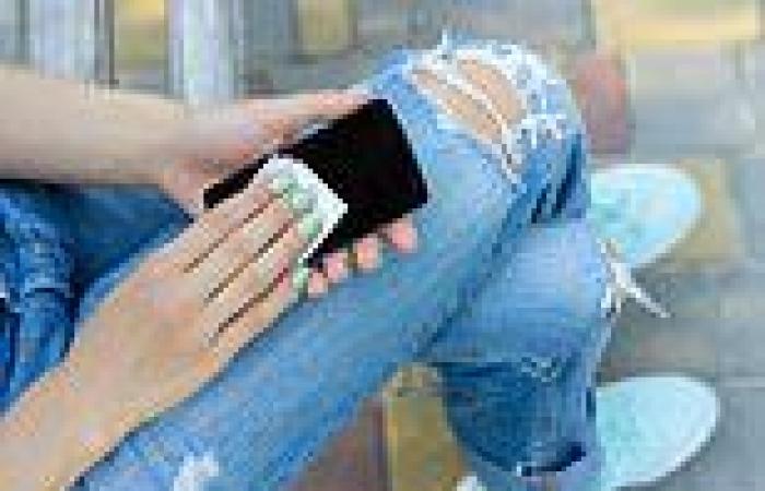 Researchers find phones are contaminated with pathogens and should be treated ...