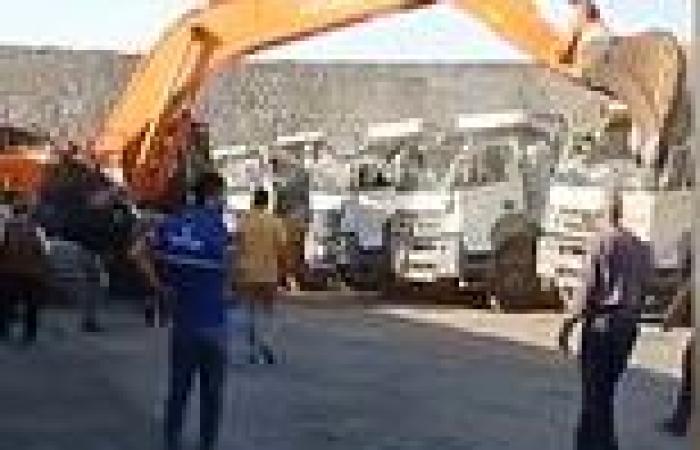 VIDEO: Turkish digger driver destroys several trucks in a row over non-payment ...