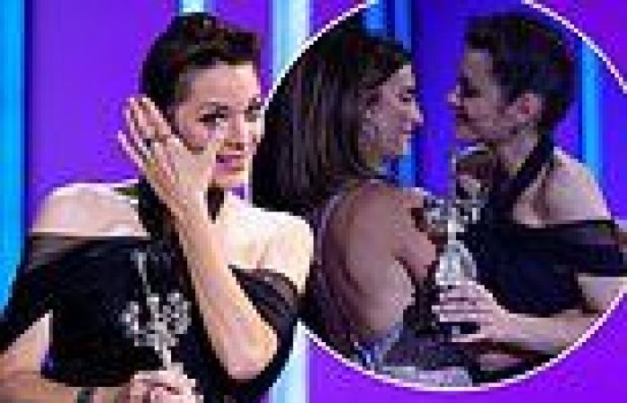 Marion Cotillard cries as Penélope Cruz presents her Donostia Award at San ...