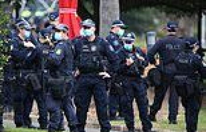 Heavy police presence in Sydney park, inner city roads shut over anti-lockdown ...