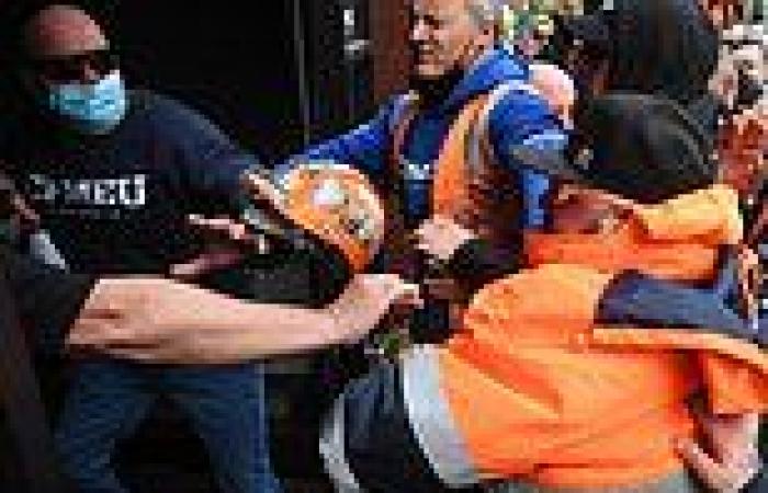 Covid-19 Australia: Melbourne construction workers protest over mandatory jabs