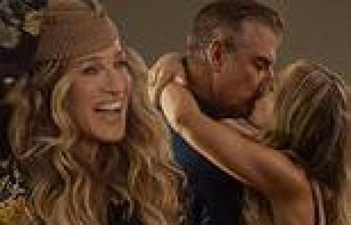 Sarah Jessica Parker shares a kiss with Chris Noth in FIRST footage of the Sex ...