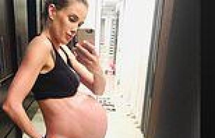 Bec Judd shares photo of her HUGE baby bump while pregnant with twin boys Tom ...