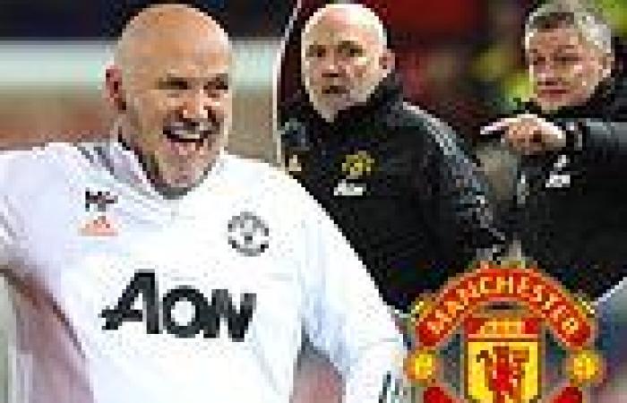 sport news Manchester United hand Mike Phelan a new contract until 2024