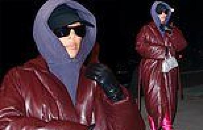 Kim Kardashian bundles up as she arrived to her hotel after Saturday Night Live ...