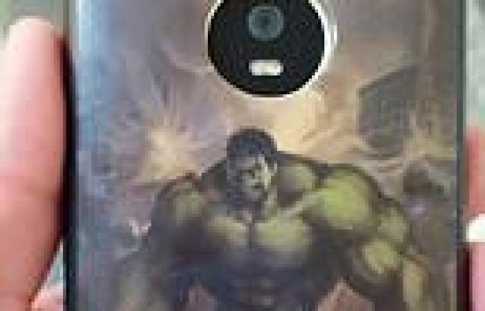 Bullet bounces off of man's Hulk phone case during armed robbery in Brazil