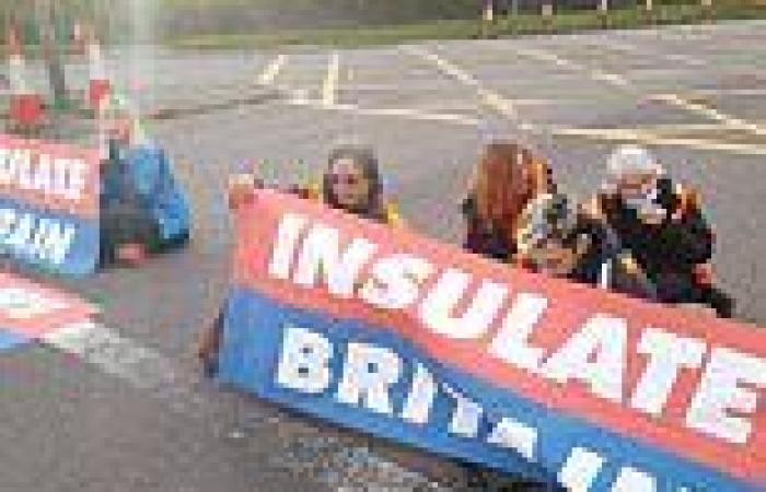 Insulate Britain are BACK: Eco-protestors bring M25 to a halt