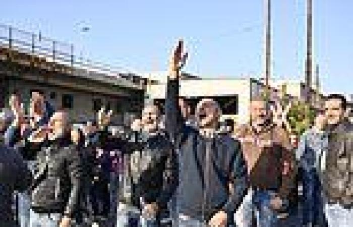 Protests erupt in Italy as new Covid rules forcing ALL workers to have health ...