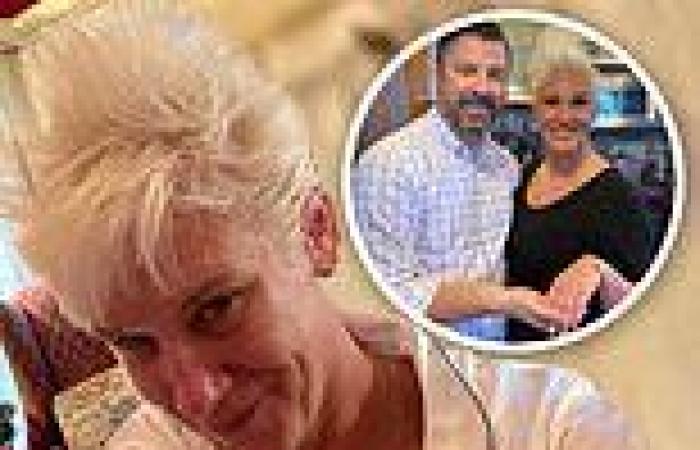 Food Network star Anne Burrell marries Stuart Claxton in autumn-themed ceremony