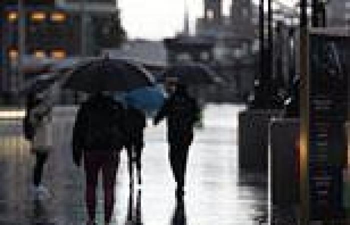 Snow for Halloween? Wind and rain to lash Britain over the next ten days before ...