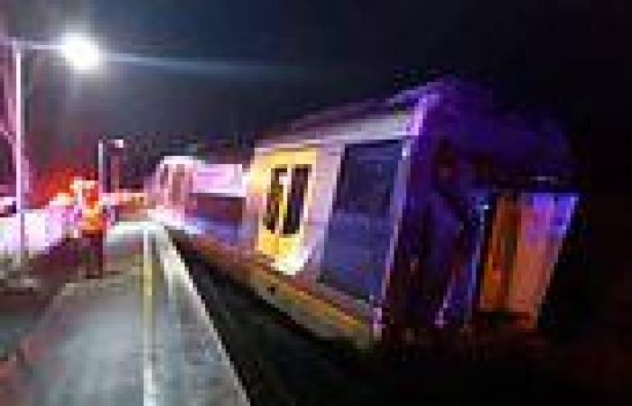 Wollongong Kembla Grange train crash: Ten passengers evacuated