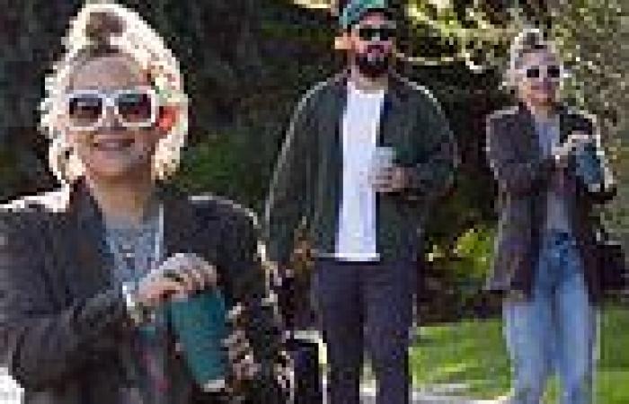 Kate Hudson cuts a casual figure in denim as she steps out with fiance Danny ...
