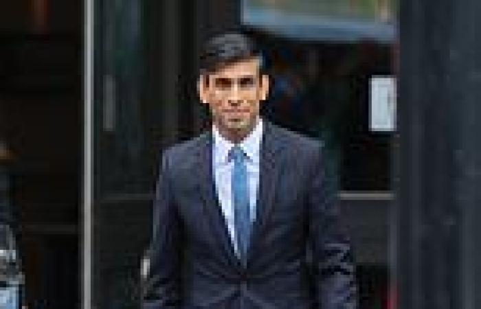 Rishi Sunak says booster jabs will prevent another lockdown as he defies health ...