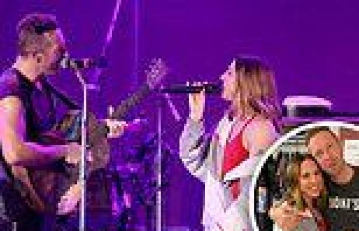 Coldplay and Melanie C team up to perform Spice Girls' 2 Become 1 at Hollywood ...