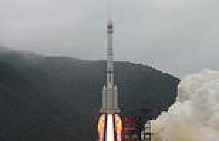 China launches possible 'satellite-crushing weapon'