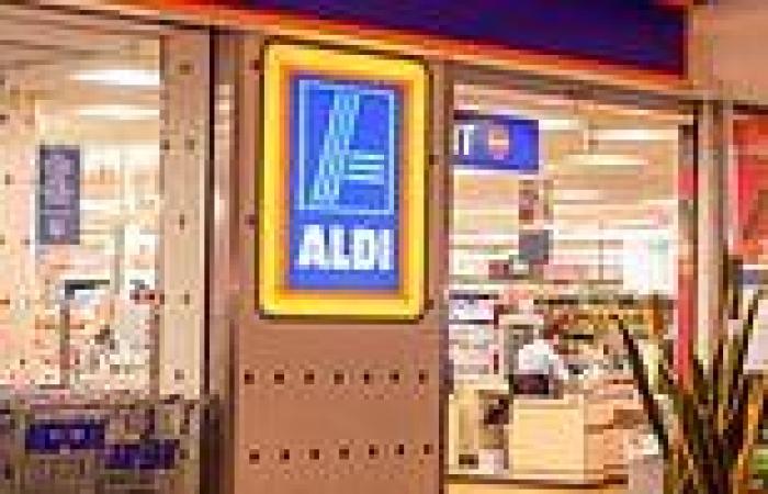Aldi shopper shares how she found chicken head inside bag of wings bought from ...
