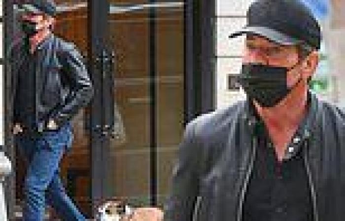 Dennis Quaid, 67, takes dog Peaches for a solo walk in NYC without fourth wife ...