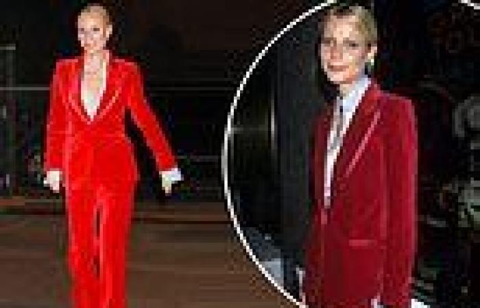 Gwyneth Paltrow iconic red velvet suit she wore to 1996 VMAs to attend Gucci's ...