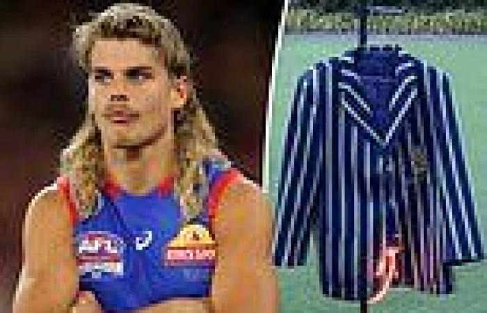 AFL superstar Bailey Smith lends his support to 'burning blazer' Catholic ...