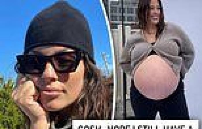 Ashley Graham claps back at troll who says her pregnancy stretch marks will ...