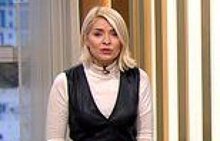 Holly Willoughby and Susanna Reid offer well-wishes to Richard Madeley after he ...