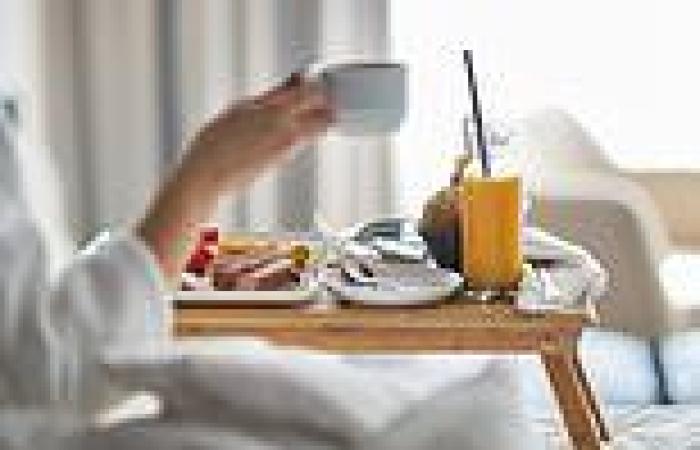 Eating breakfast before 7am could help you live longer because eating late ...