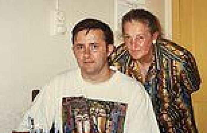 Anthony Albanese shares throwback photo with his single mother