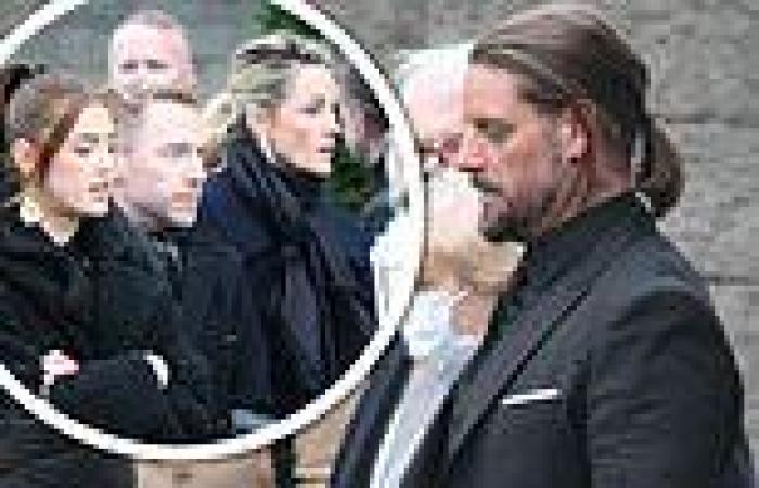 Boyzone's Keith Duffy is supported by bandmate Ronan Keating at his father ...