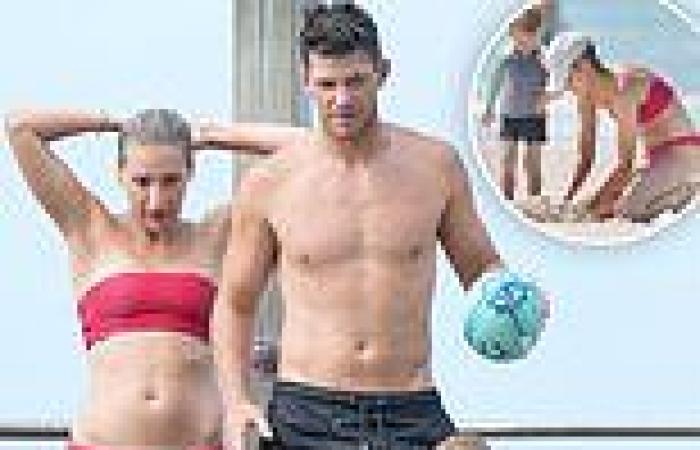 Tim Paine and wife Bonnie reconnect on a family holiday in Coolangatta ...