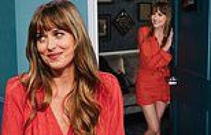Dakota Johnson sizzles in little red dress while promoting The Lost Daughter on ...