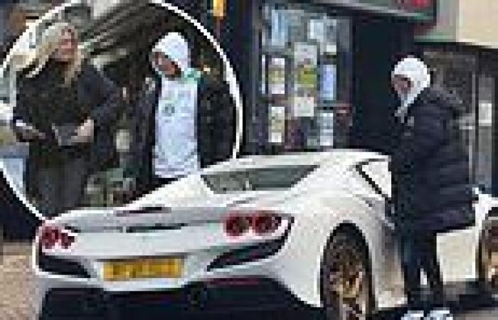 Is Rod Stewart's new £200,000 Ferrari too small for his 6ft wife Penny ...