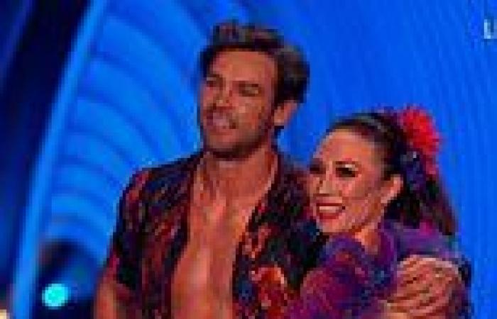 Dancing On Ice 2022: 'You've popped a button': Ben Foden leaves Holly ...