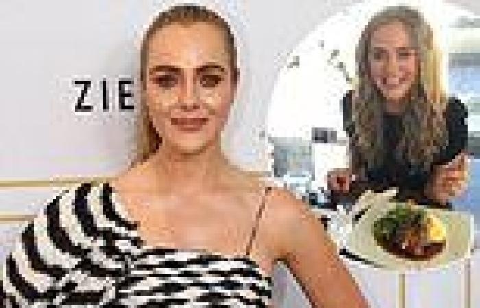 Jessica Marais works as a waitress at a Sydney café after quitting acting to ...