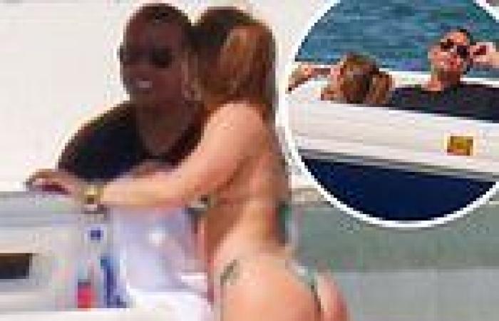 Sunday 8 May 2022 11:53 PM Alex Rodriguez on a boat in Miami Beach with mystery woman ... as he's linked ... trends now