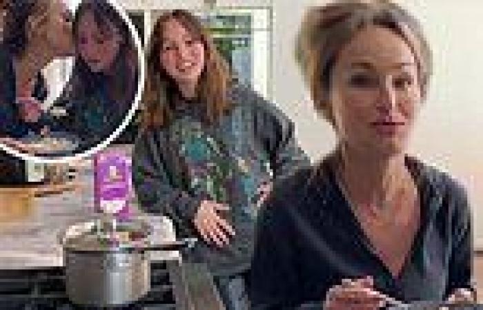 Monday 9 May 2022 11:26 PM Giada De Laurentiis' daughter Jade, 14, cooks box mac and cheese for her in ... trends now