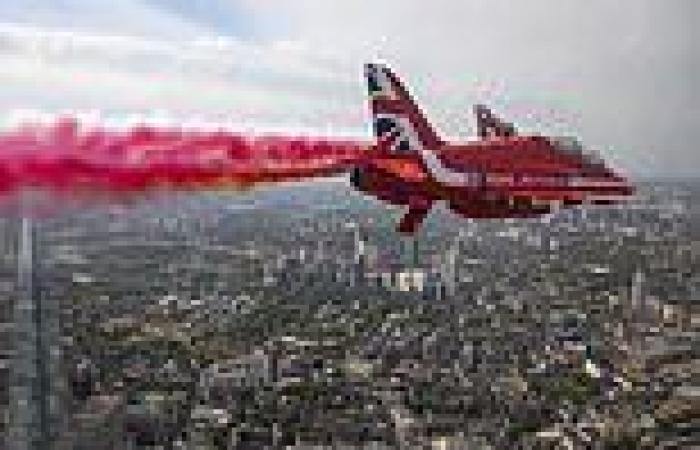 Saturday 14 May 2022 12:43 AM RAF probe 'drunken' Red Arrow as airman 'sent back from Greece following ... trends now