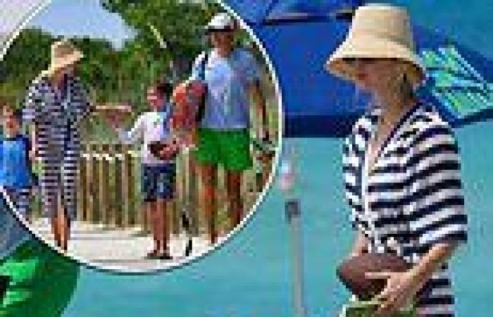 Sunday 15 May 2022 06:52 PM Ivanka Trump and her husband Jared Kushner hit the beach in Miami with their ... trends now