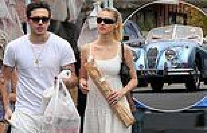 Monday 16 May 2022 12:07 AM Brooklyn Beckham enjoy a spot of shopping in LA before racing off in their ... trends now